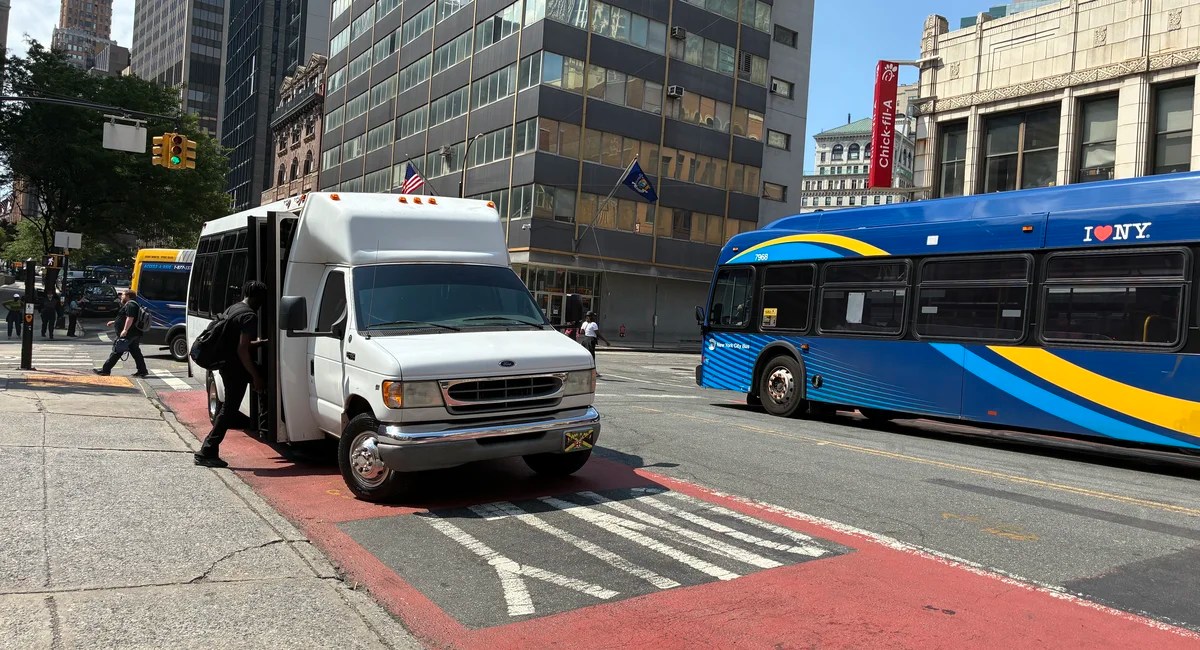 Brooklyn's Dollar Vans vs. Mayor Mamdani's Bus Plan: A Battle for Flatbush Avenue (2026)